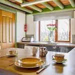 Lucy's - Uk1260 Threlkeld