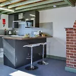 Lucy's - Uk1260
